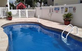 Fountain Motel Townhouse With Shared Pool